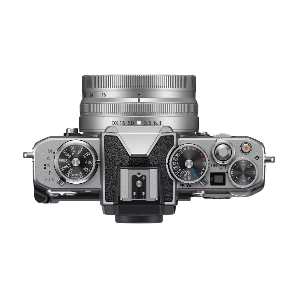 Nikon Z fc + 16-50 mm f/3,5-6,3 VR